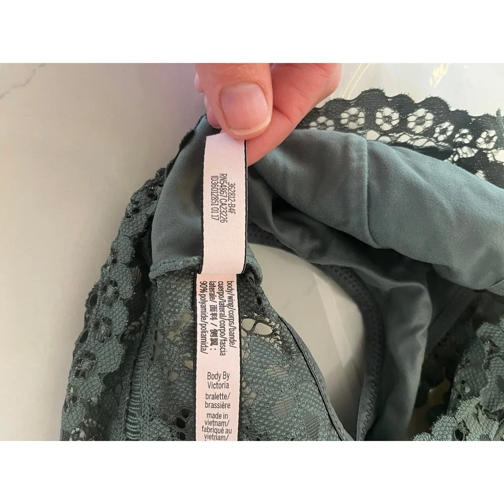 Victorias Secret Body By Victoria Lace Bralette Green V-Neck 362812-B4F‎ Medium
